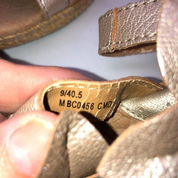 Boc Womens Sz 9 Platinum Leather Flower Espadrille Wedge Heels Open Toe Sandals - Picture 7 of 10